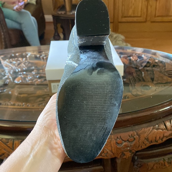 Kendall and Kylie silver sequined shiny boot💃 - Picture 6 of 6